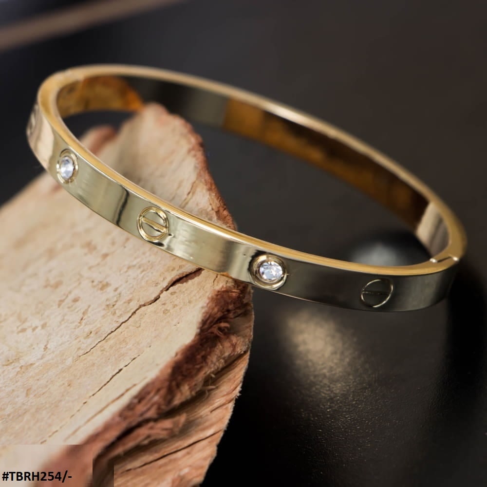 Elegant Gold Plated Bracelet – Timeless Design for Everyday & Party Wear